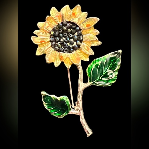 Flower pin brooch NWT - Picture 1 of 2